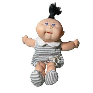 Vintage Cabbage Patch Baby Doll 1995 Dark Brown Hair‎ Blue Eyes